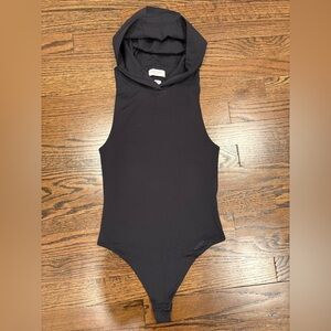 Aritzia Sleeveless Hooded Bodysuit XS